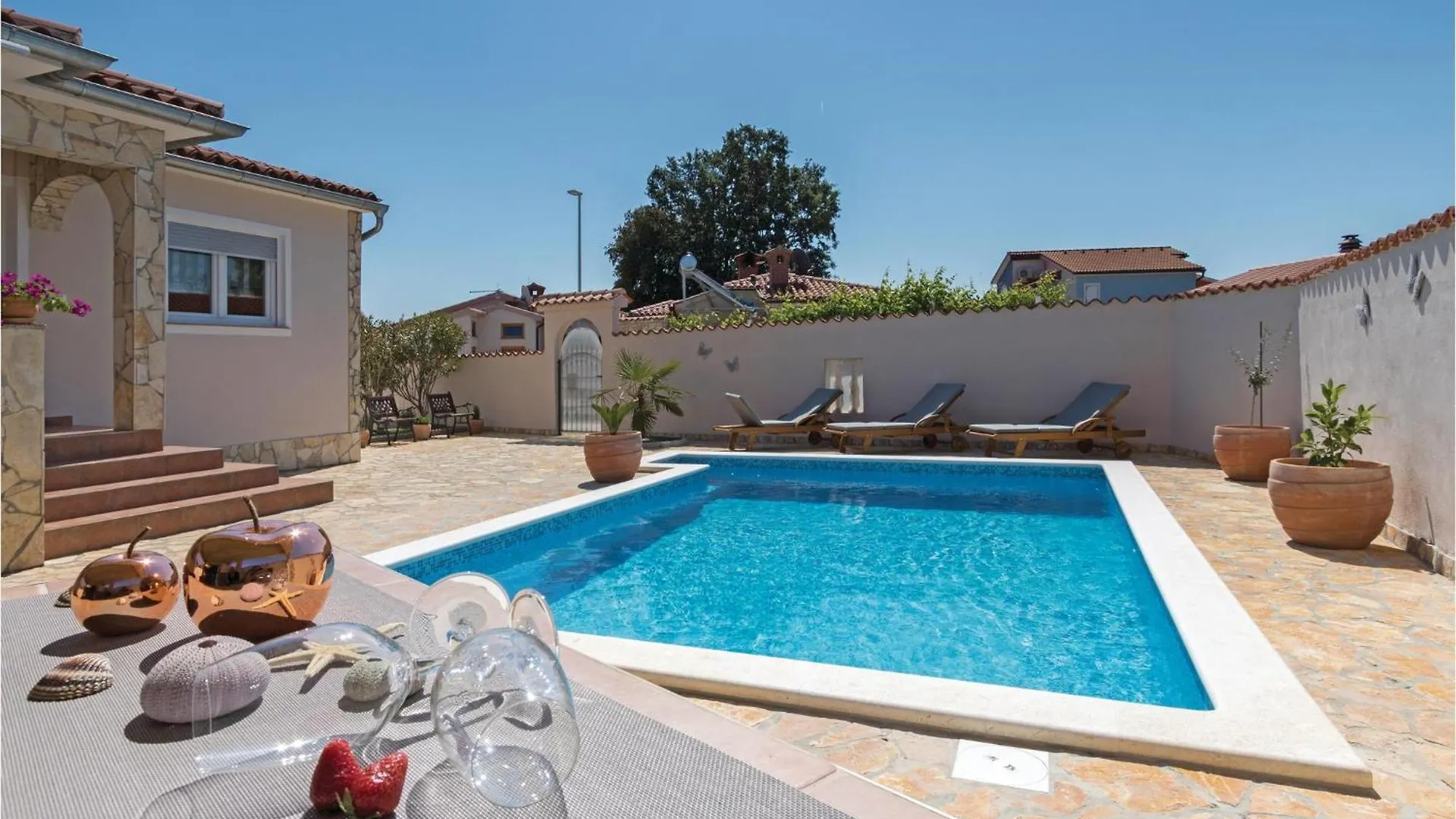 Gorgeous Home In Betiga With Wifi Barbariga